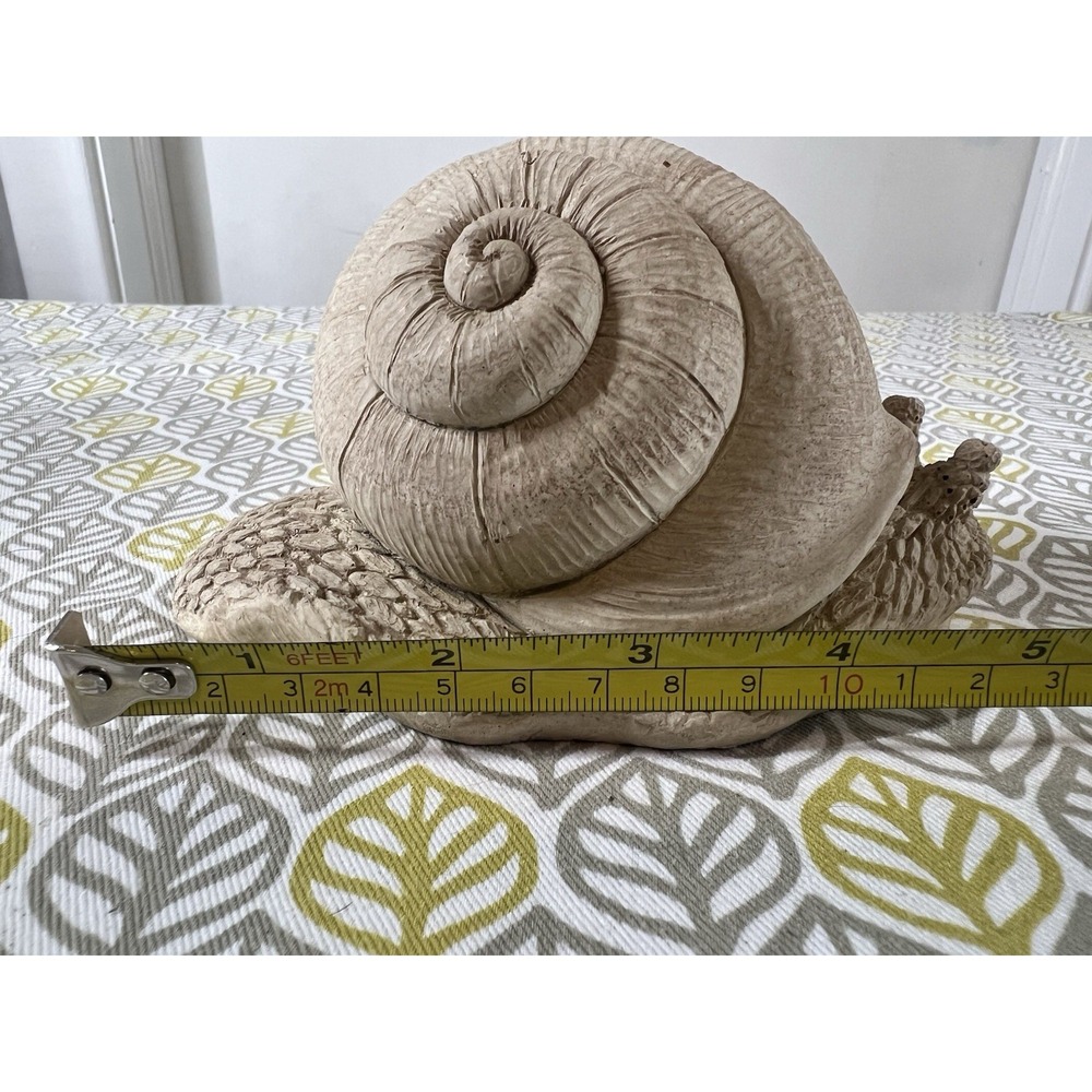 Resin snail garden figurine, matte finish, 3D effect - 4.5" x 3.5" - Picture 5 of 6